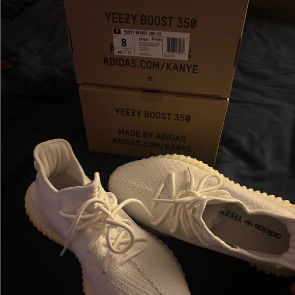 Yeezy 350 v2 size 8 - Picture 4 of 4